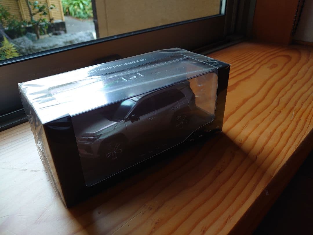 新型RAV4　CORE　アバンギャルドブロンズメタリック　カラーサンプル