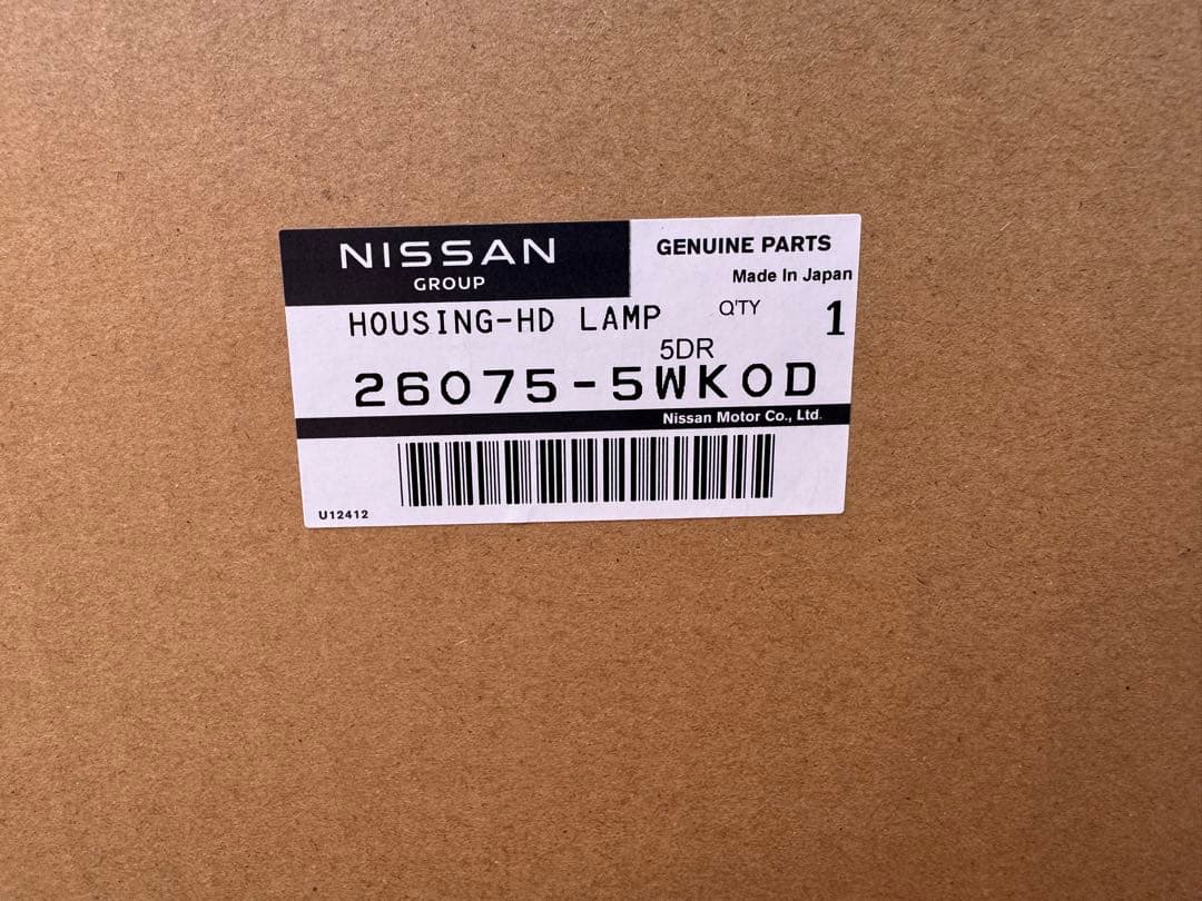チラチラ様☆H30年3月式日産　E12 ノート　中古　左ヘッドランプハウジング☆