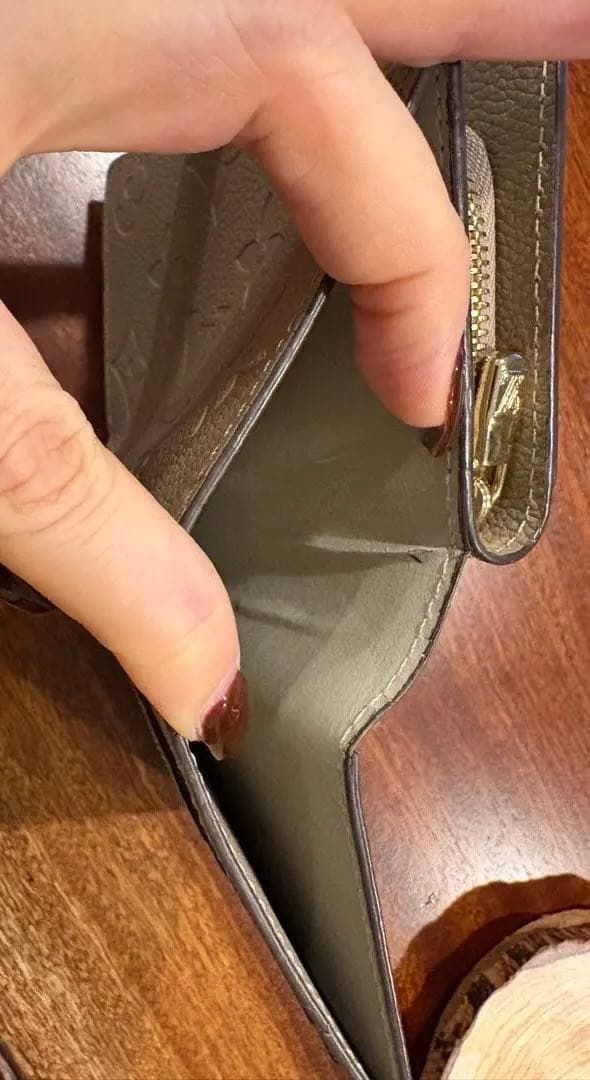 LOUIS VUITTON ポルトフォイユ・クレア グレー　ルイヴィトン　財布