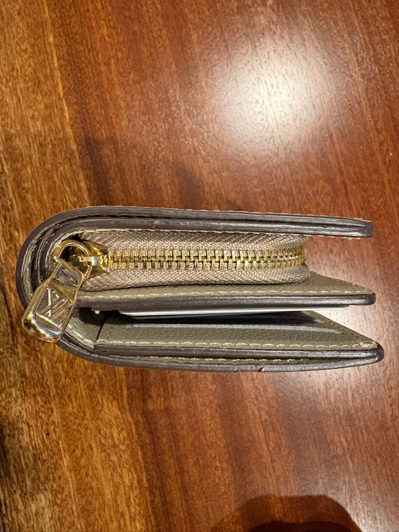 LOUIS VUITTON ポルトフォイユ・クレア グレー　ルイヴィトン　財布