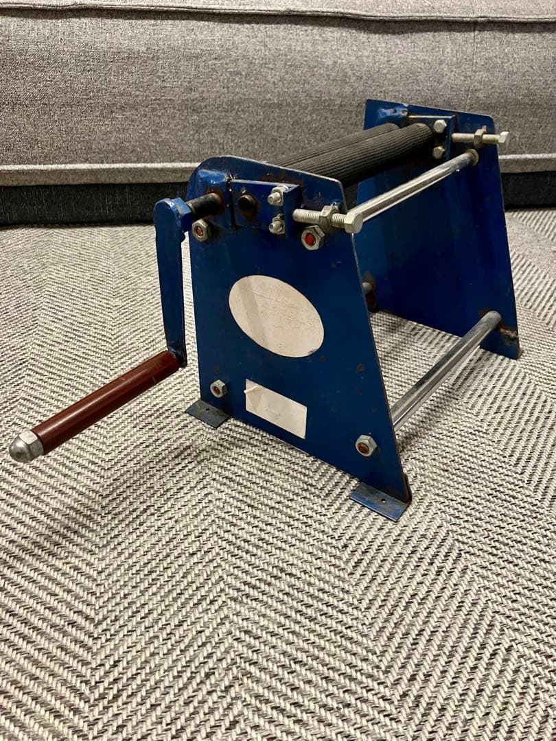 【丸洗い可】手回しタケノコ皮むき機