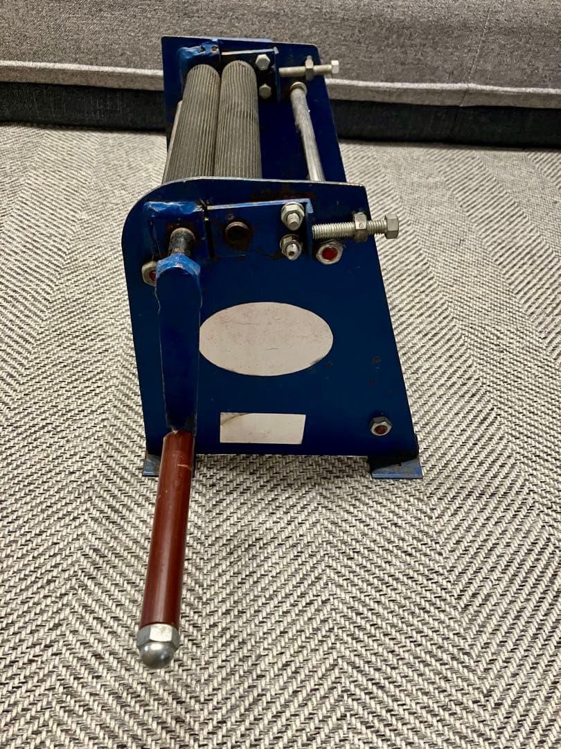 【丸洗い可】手回しタケノコ皮むき機