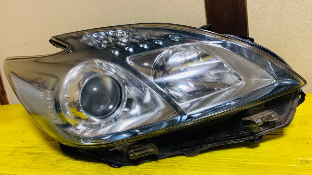 トヨタ プリウス 30系 前期 純正ヘッドライト左右セット