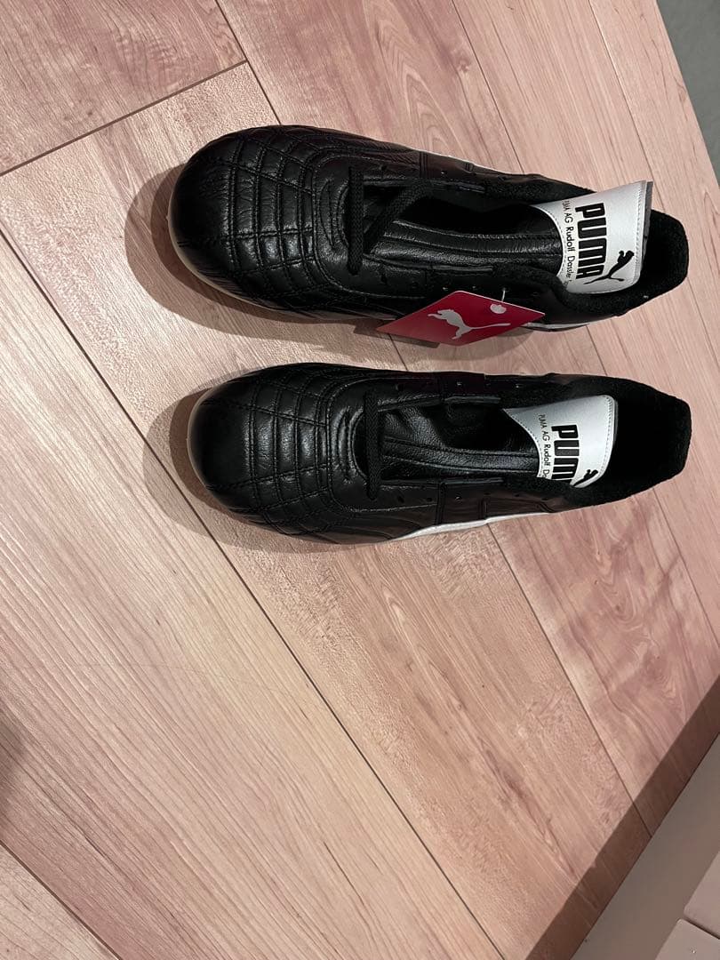 PUMA ブラック スパイクシューズ