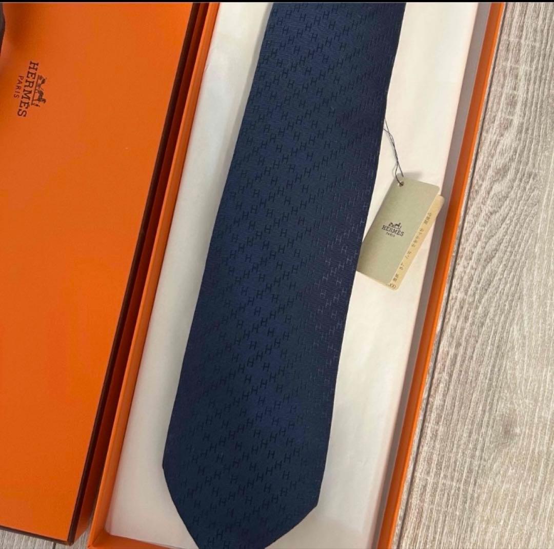 Hermès ネイビー シルク ネクタイ 公式サイト販売中^_^