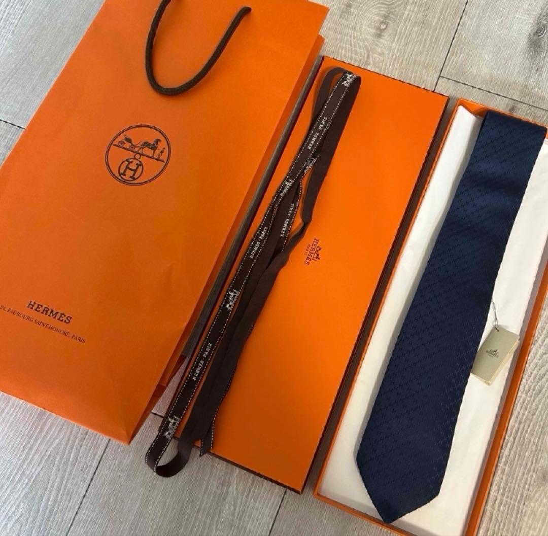 Hermès ネイビー シルク ネクタイ 公式サイト販売中^_^