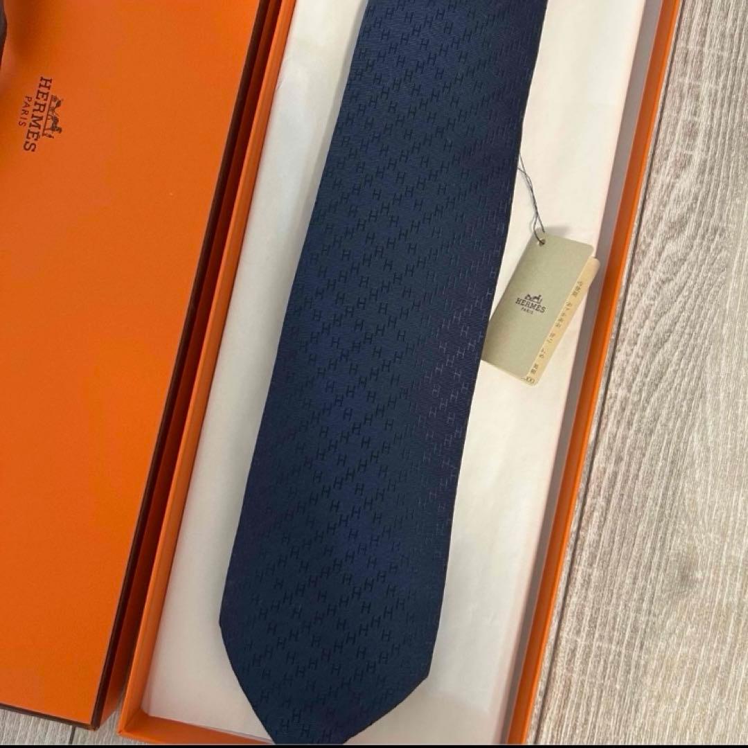 Hermès ネイビー シルク ネクタイ 公式サイト販売中^_^