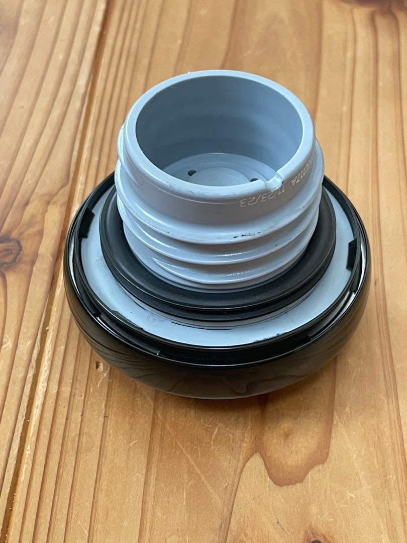 ハーレー純正 バー＆シールド セルフロッキング フューエルキャップ ブラック