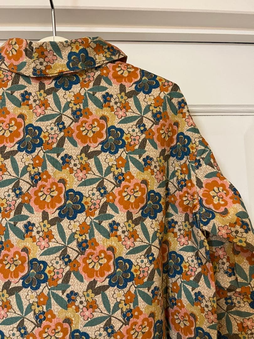 人気商品‼︎《新品・タグ付》CARAMEL 花柄 トップス