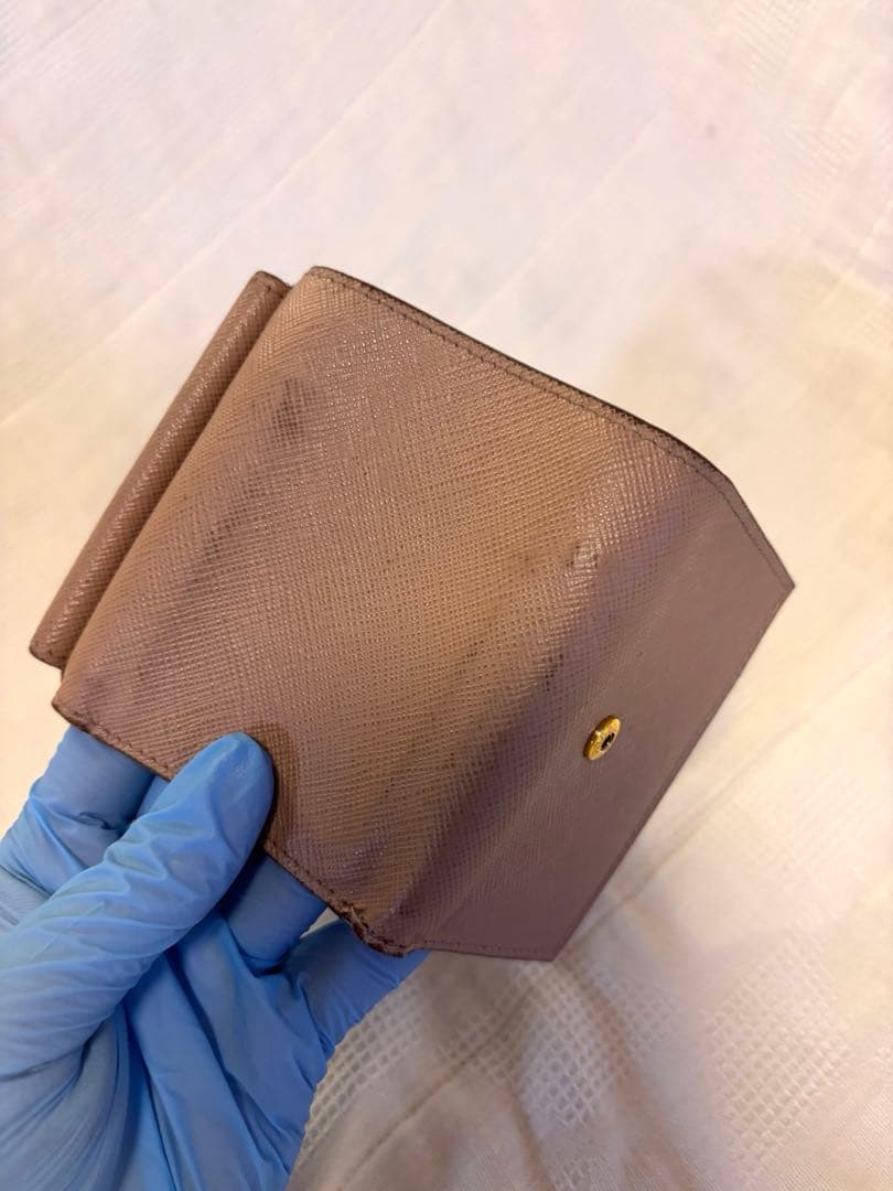 プラダ　コンパクト　三つ折り財布　ベージュ