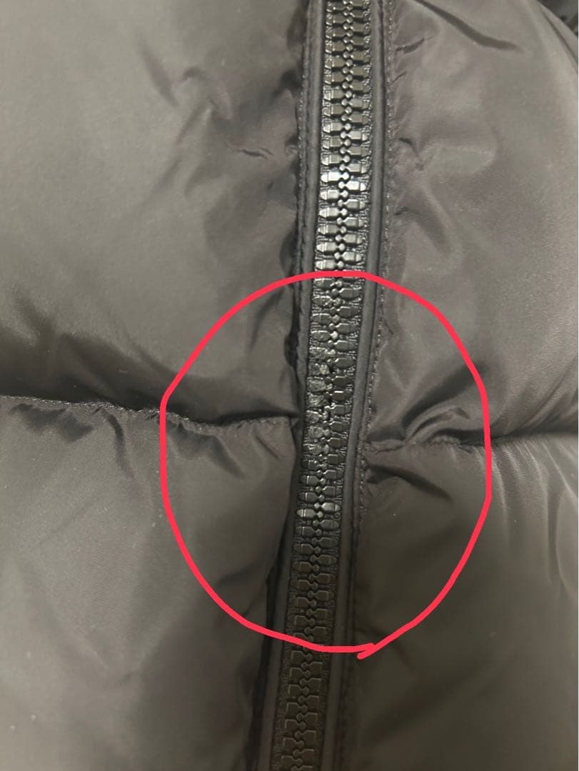 Moncler ブラック ダウンベスト ファー付き