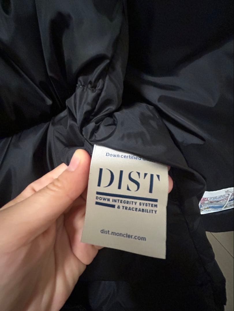 Moncler ブラック ダウンベスト ファー付き