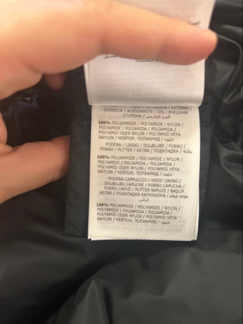 Moncler ブラック ダウンベスト ファー付き