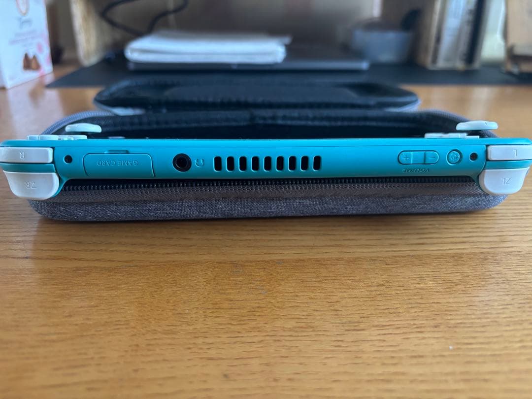 Nintendo Switch Lite 美品 箱 ケース 液晶フィルム付き