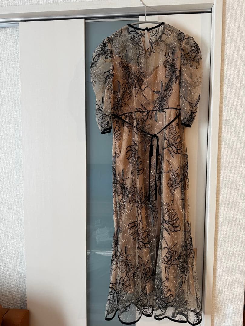 Leja 花柄シースルードレス