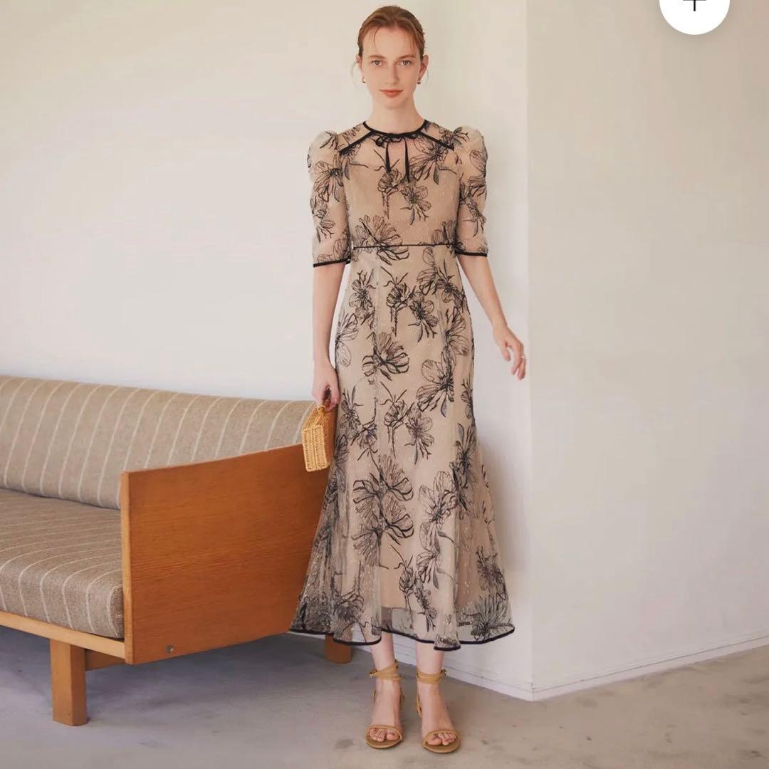 Leja 花柄シースルードレス