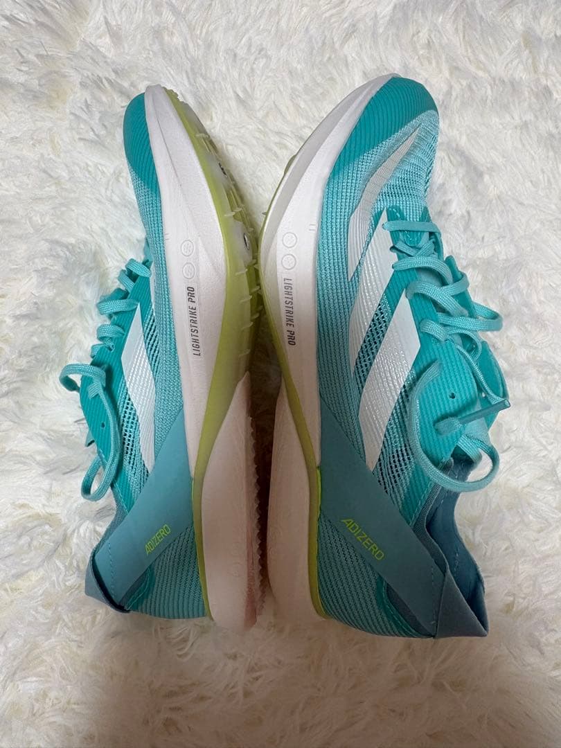 アディダス　アディゼロアバンチ　25.5