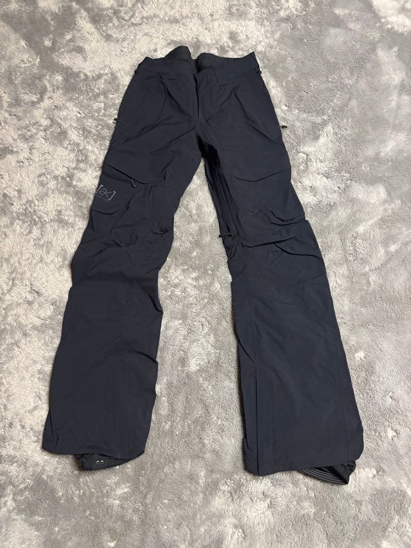 Burton [ak] スノーボードウェア XS 黒　正規代理店購入　レディース