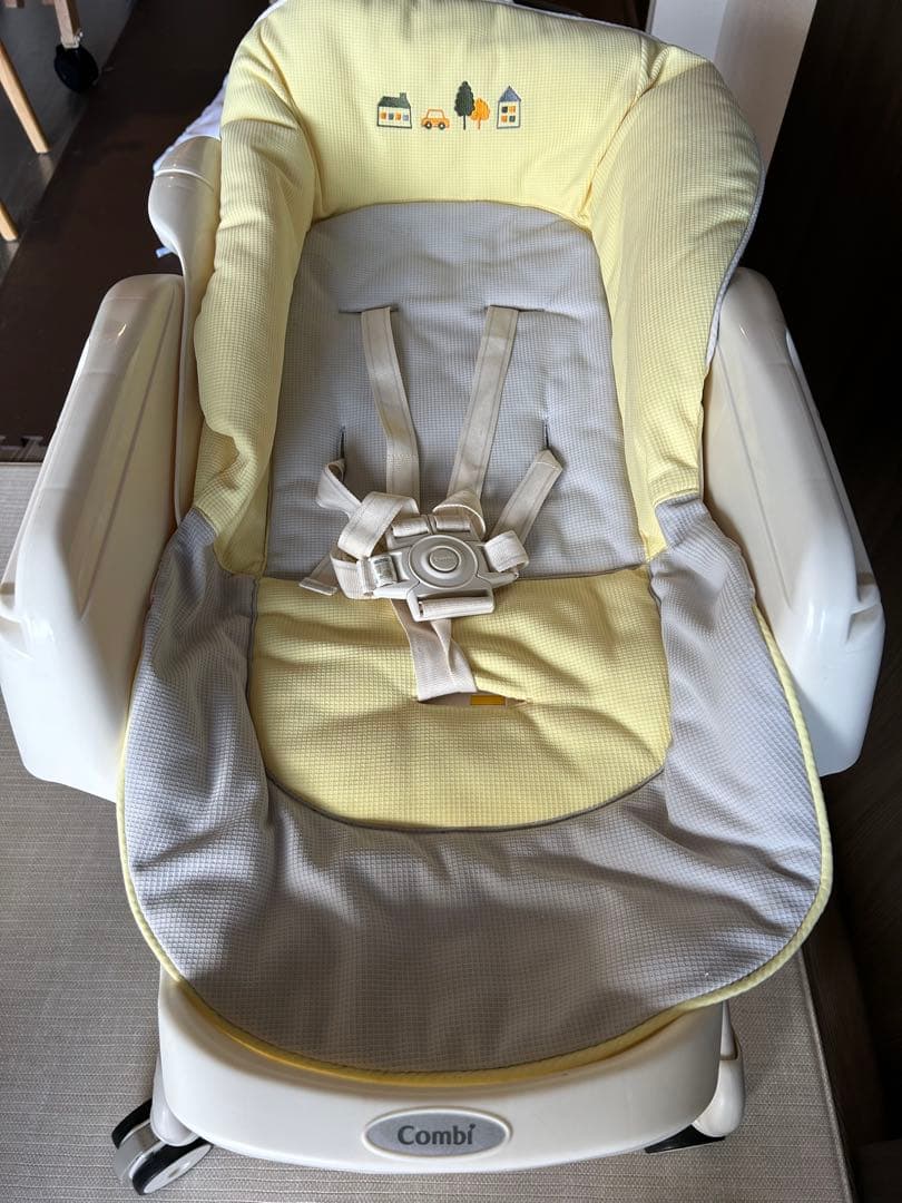 コンビ　電動　ハイローチェア　ネムリラ　オート　スウィング　combi