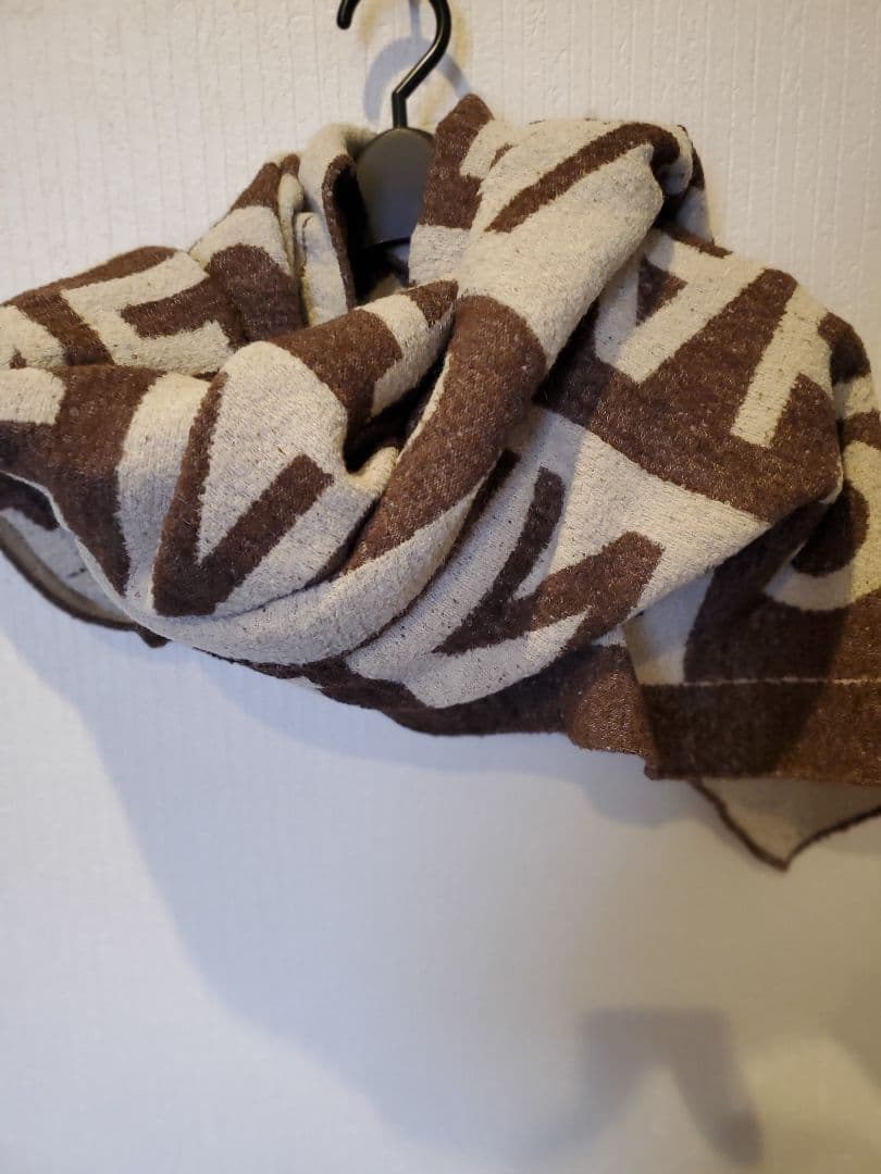 CHANEL ロゴマフラー ブラウンクリーム