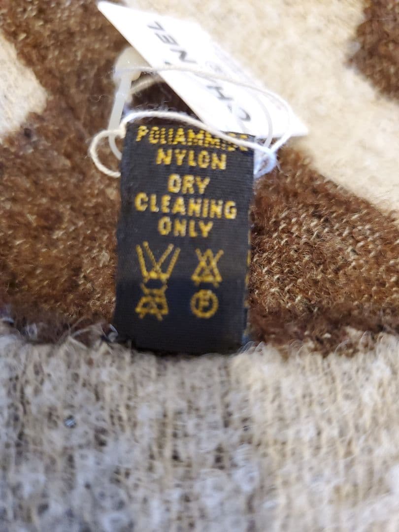 CHANEL ロゴマフラー ブラウンクリーム