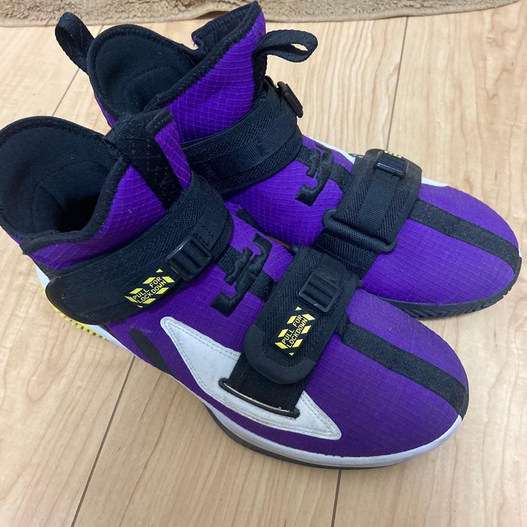 NIKEレブロンsoldier13 バッシュ