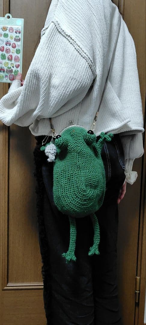 ビッグな土偶の抱きぐるみ・カエルのがま口ショルダーポーチ