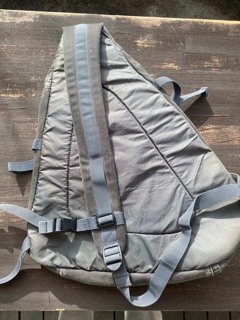 NIKE ナイキ ワンショルダーバッグ スリングバッグ Y2K テック系