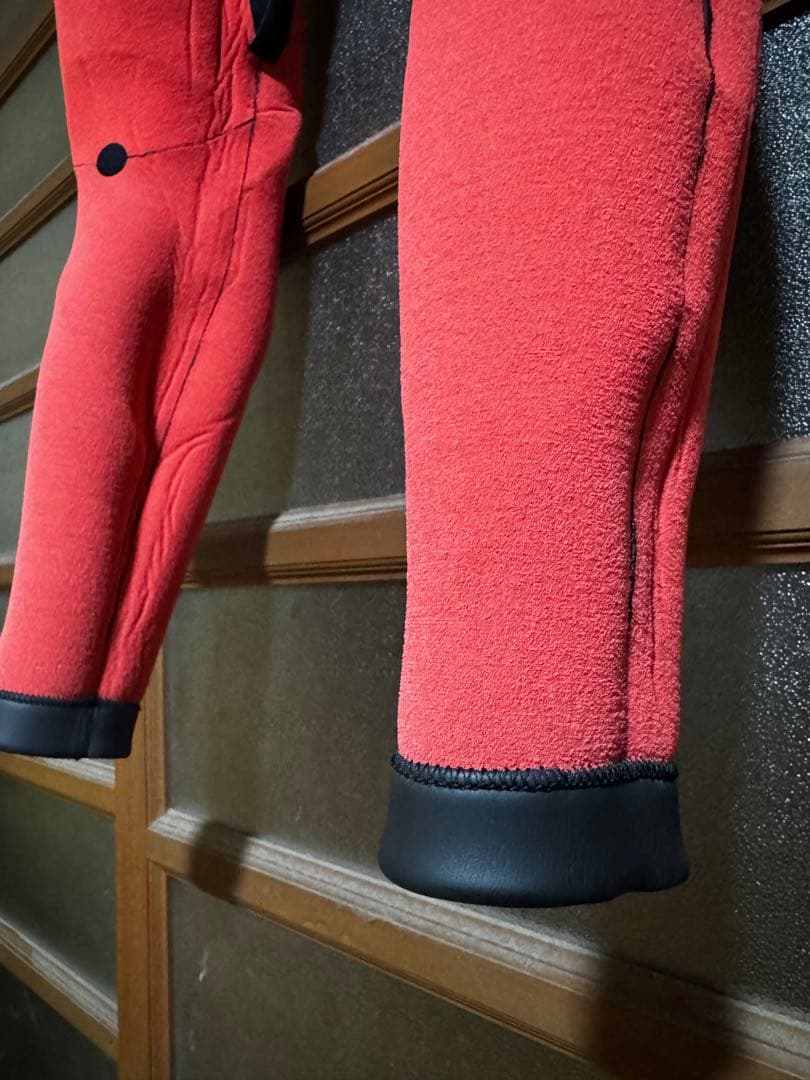 CYBER セミドライスーツ 黒/青