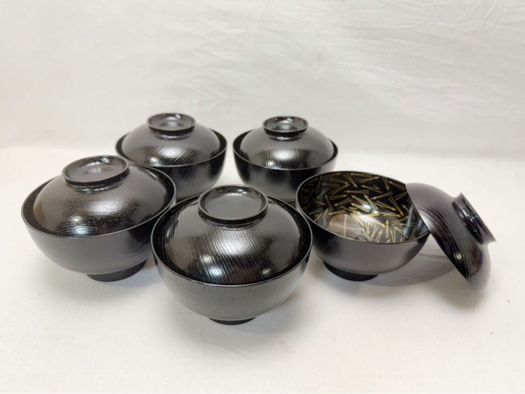 ほぼ未使用 懐石道具 木製黒塗 吸物椀 金彩松葉見返し蒔絵 木箱