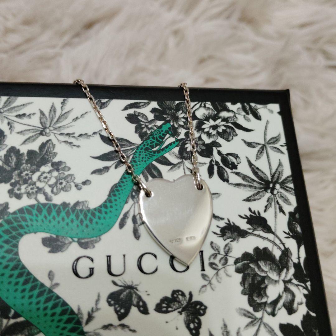GUCCIシルバーネックレス