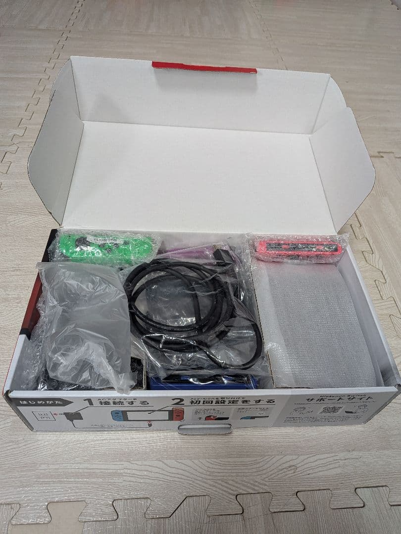 Nintendo Switch 本体 ジョイコン4色　グリーン/レッド ほか