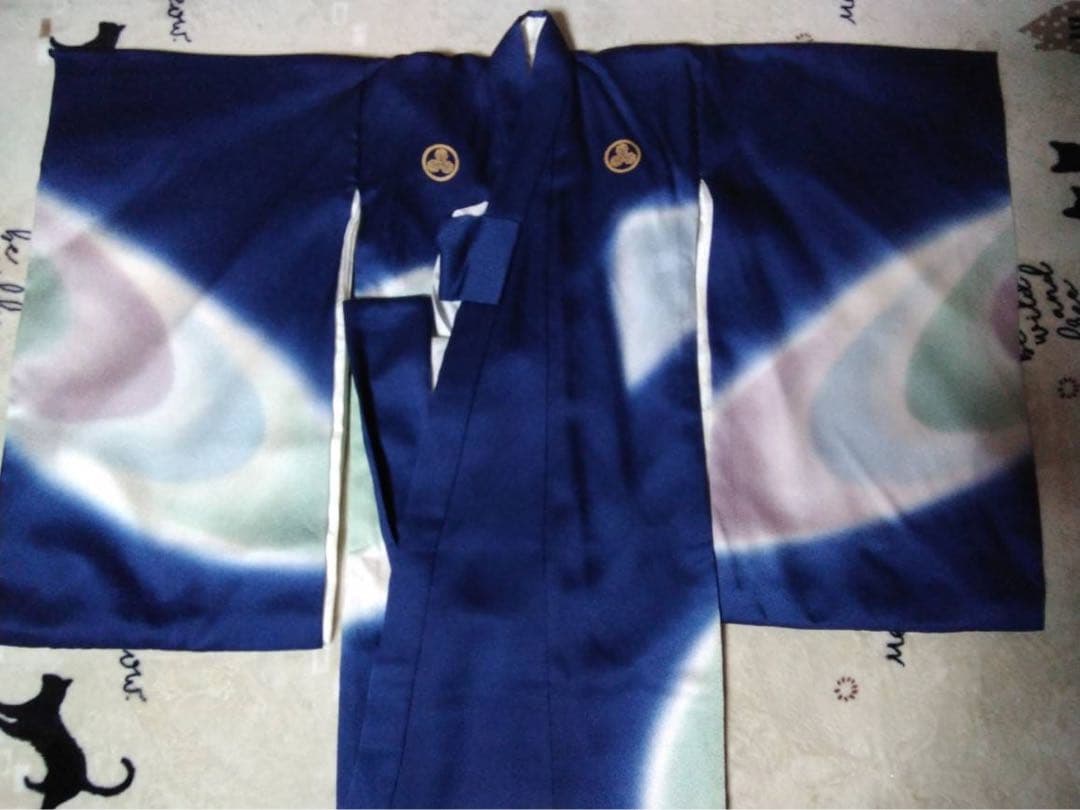 aです。男の子用・3歳から5歳向け・表側正絹・刺繍入りお着物と袴セット