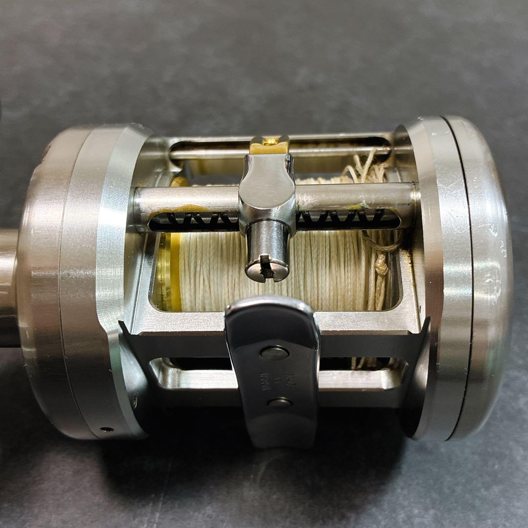 ダイワ ミリオネア スネークヘッド 雷魚用 ベイトリール 300 カスタム？