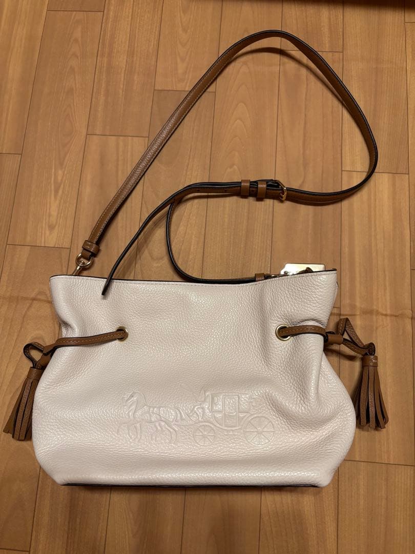 COACH ホワイトレザー ショルダーバッグ