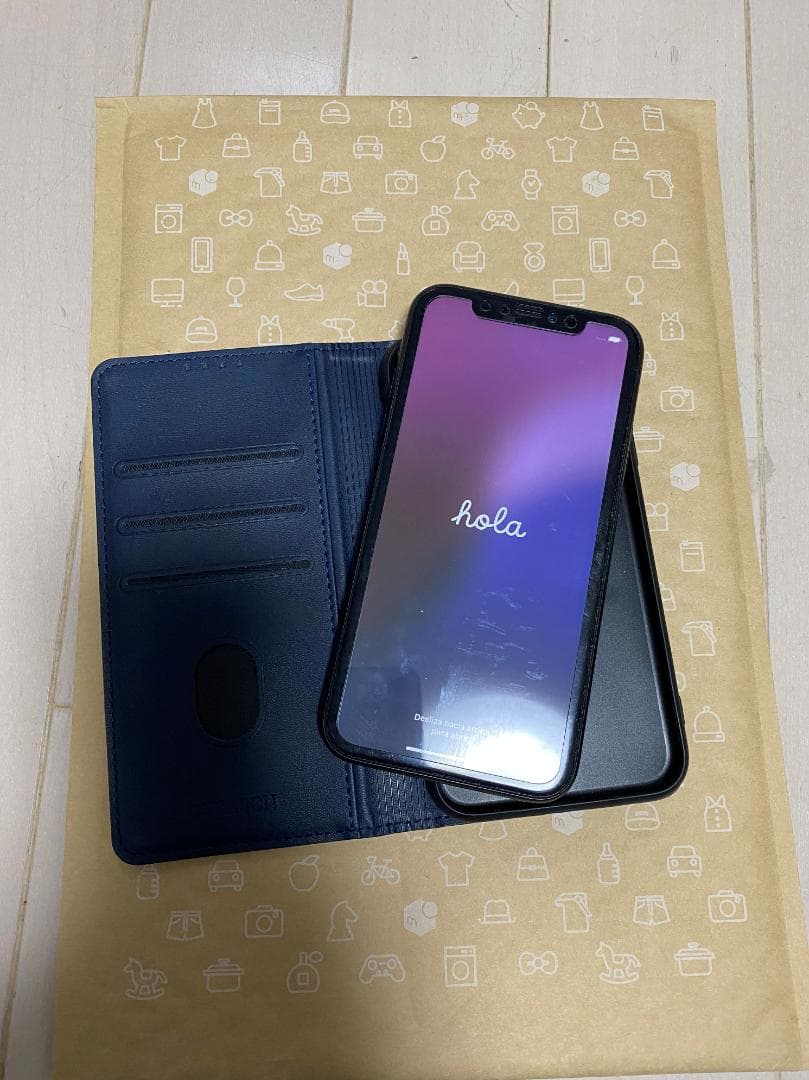 Apple iPhone XR ブラック本体（フィルム貼付、ケース付き）64GB