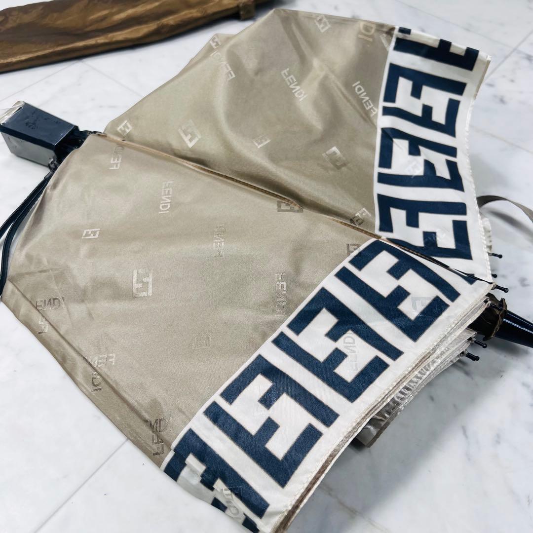 希少FENDI フェンディ 折りたたみ傘 ズッカ柄 ゴールド ムーンバット製