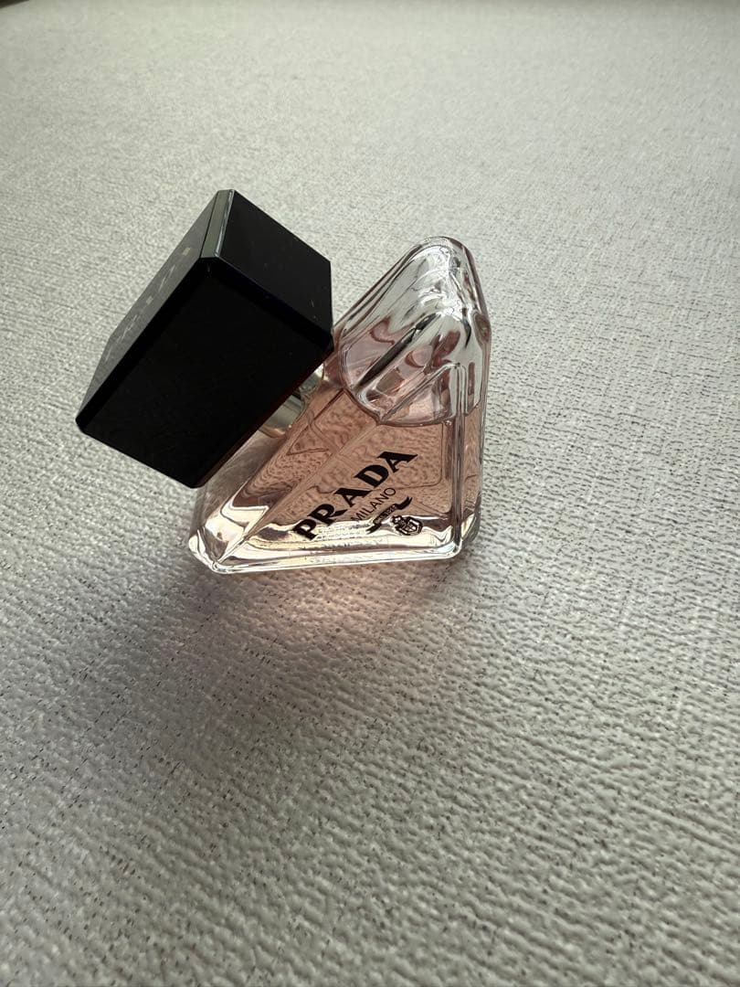 PRADA 香水　パラドックス　オーデパルファム　30ml