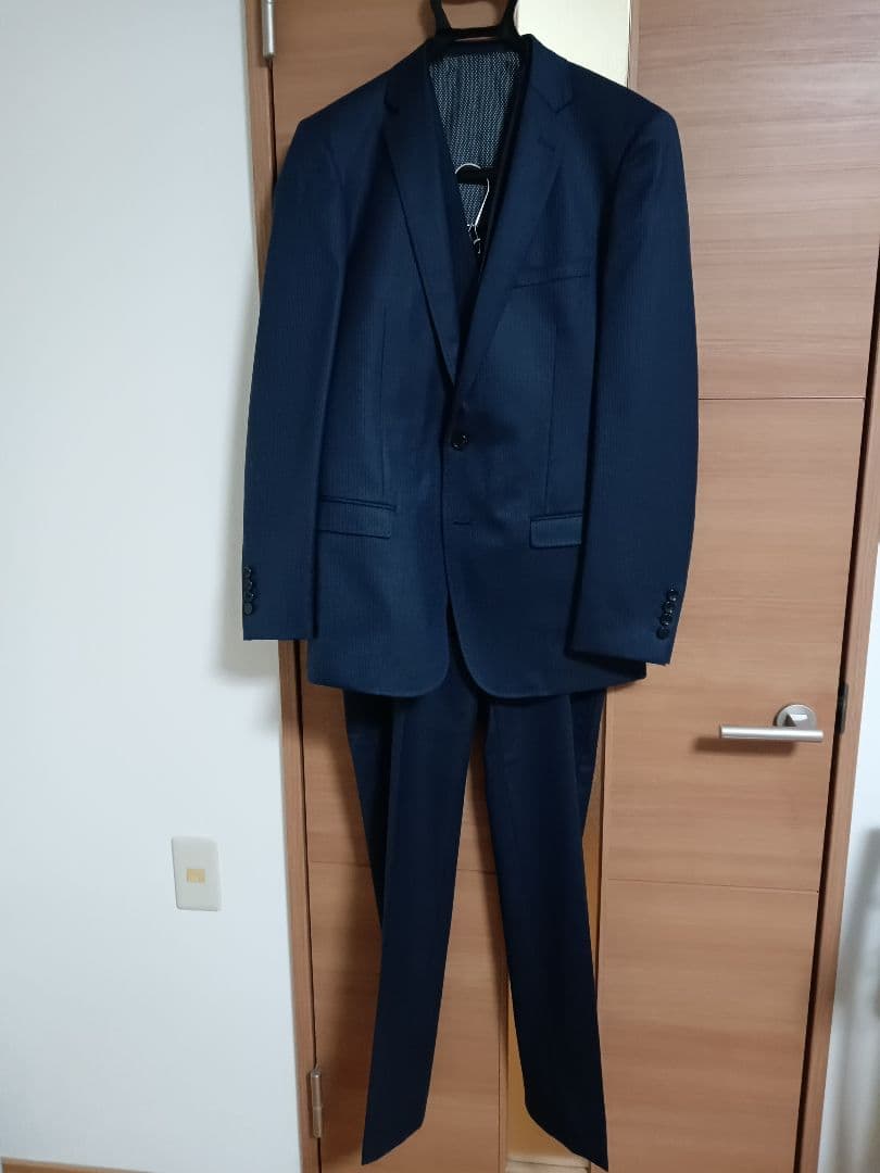 美品　3ピーススーツ　ネイビー