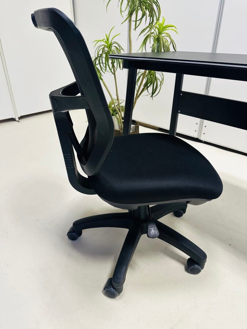 ブラック パソコンデスクとメッシュチェアセット WNYOS