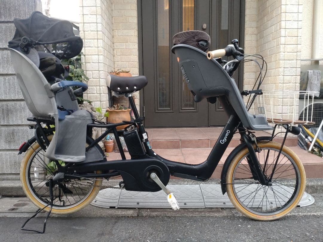 配送可★直接引渡可カスタム【ギュットアニーズ】電動アシスト自転車★充電器付３人乗