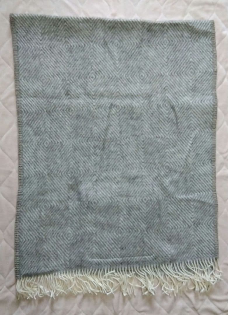 LAPUAN KANKURIT　ラプアンカンクリ／ ポケット付きストール　グレー