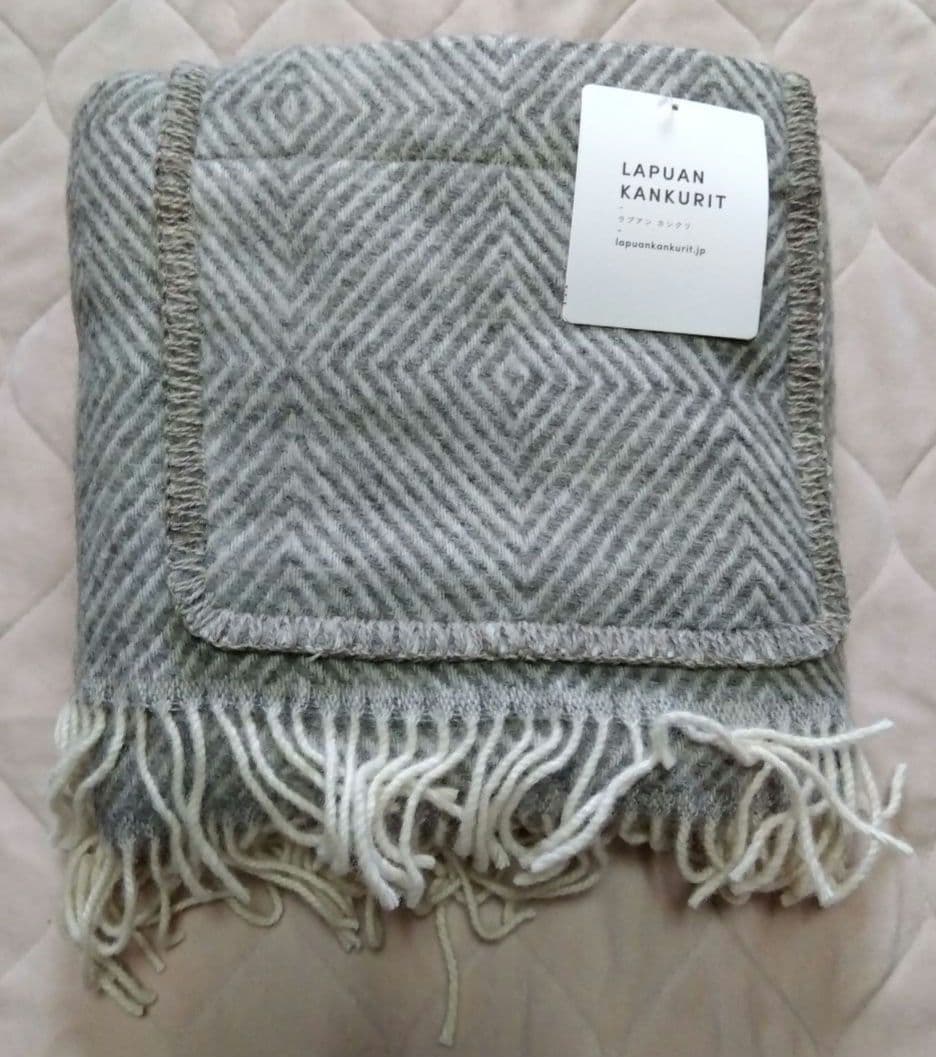 LAPUAN KANKURIT　ラプアンカンクリ／ ポケット付きストール　グレー