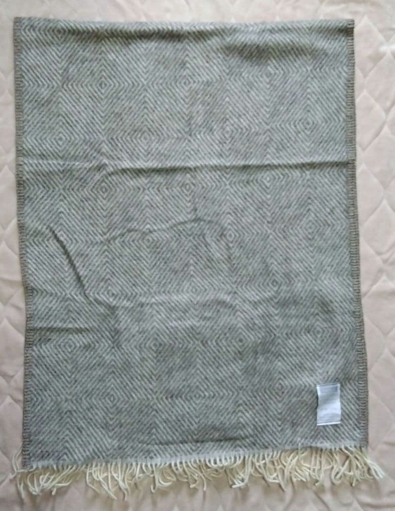 LAPUAN KANKURIT　ラプアンカンクリ／ ポケット付きストール　グレー