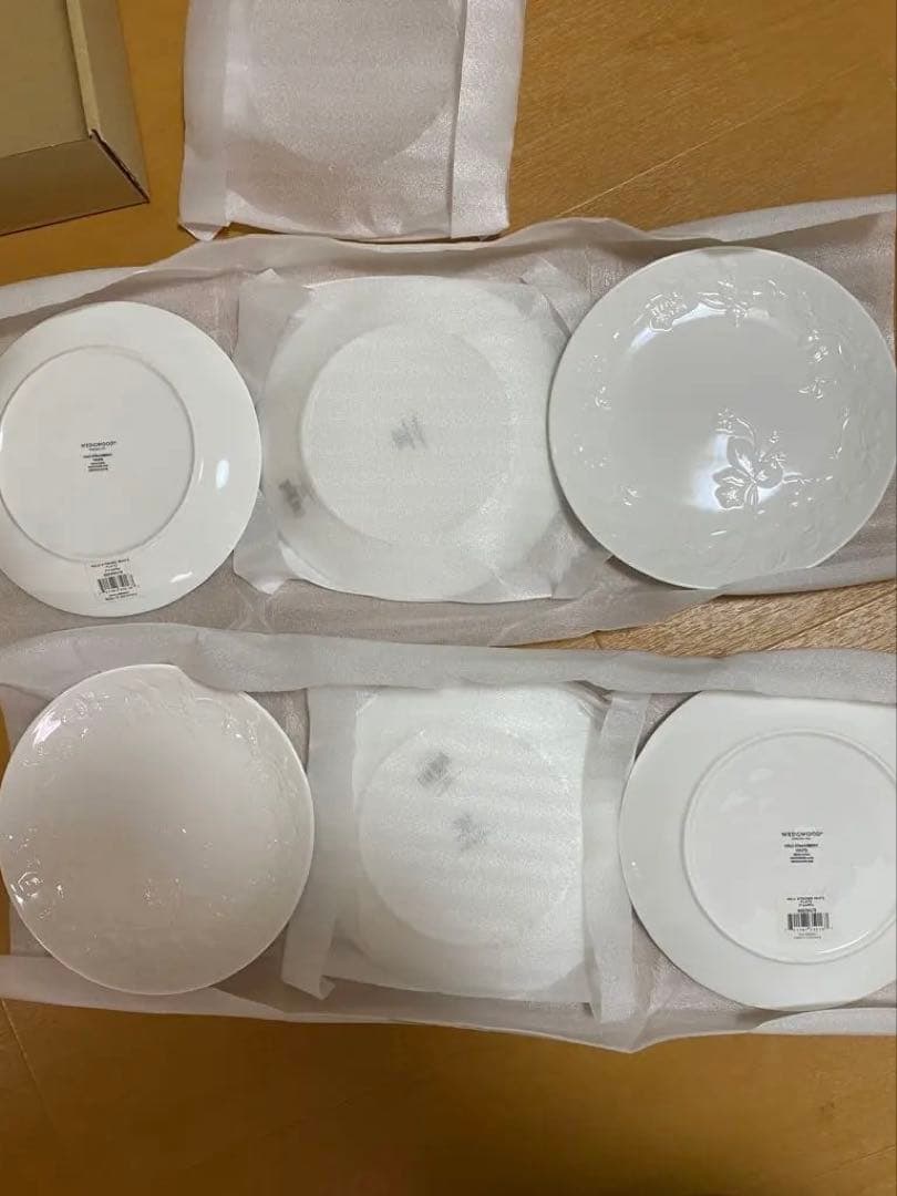 新品 ワイルドストロベリー ホワイトプレート21cm6個セット。