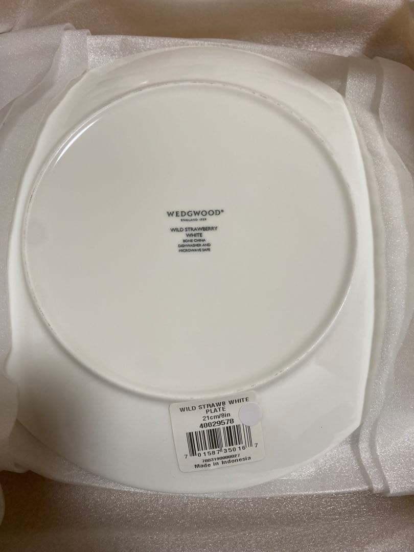 新品 ワイルドストロベリー ホワイトプレート21cm6個セット。