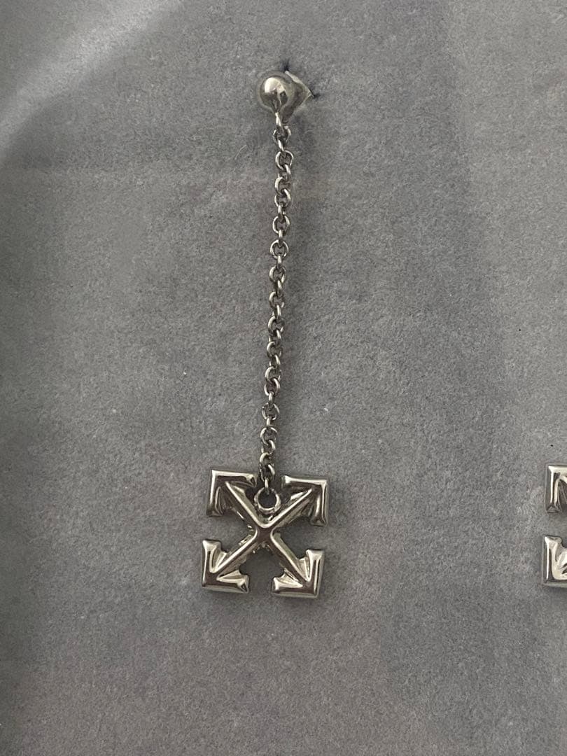 Off-White アロードロップピアス シルバー