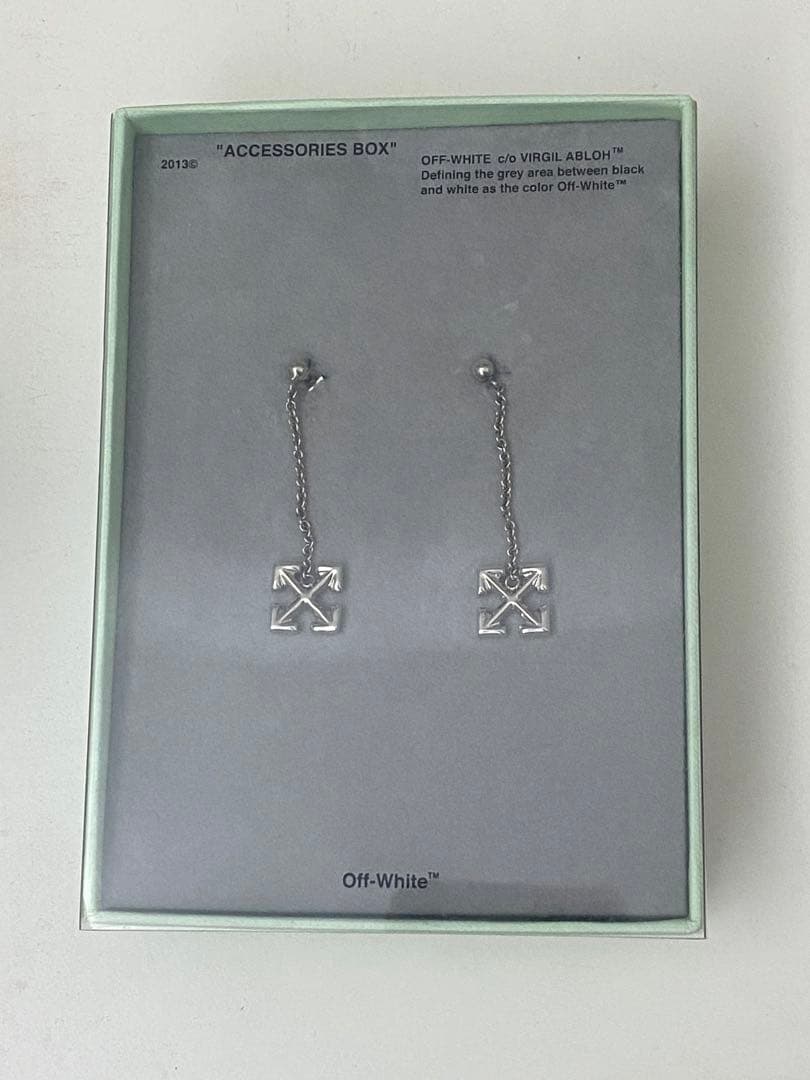 Off-White アロードロップピアス シルバー