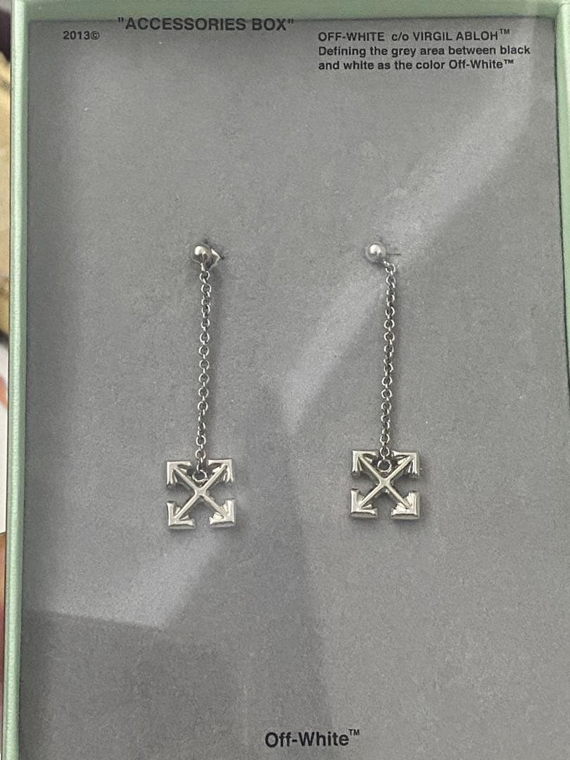 Off-White アロードロップピアス シルバー