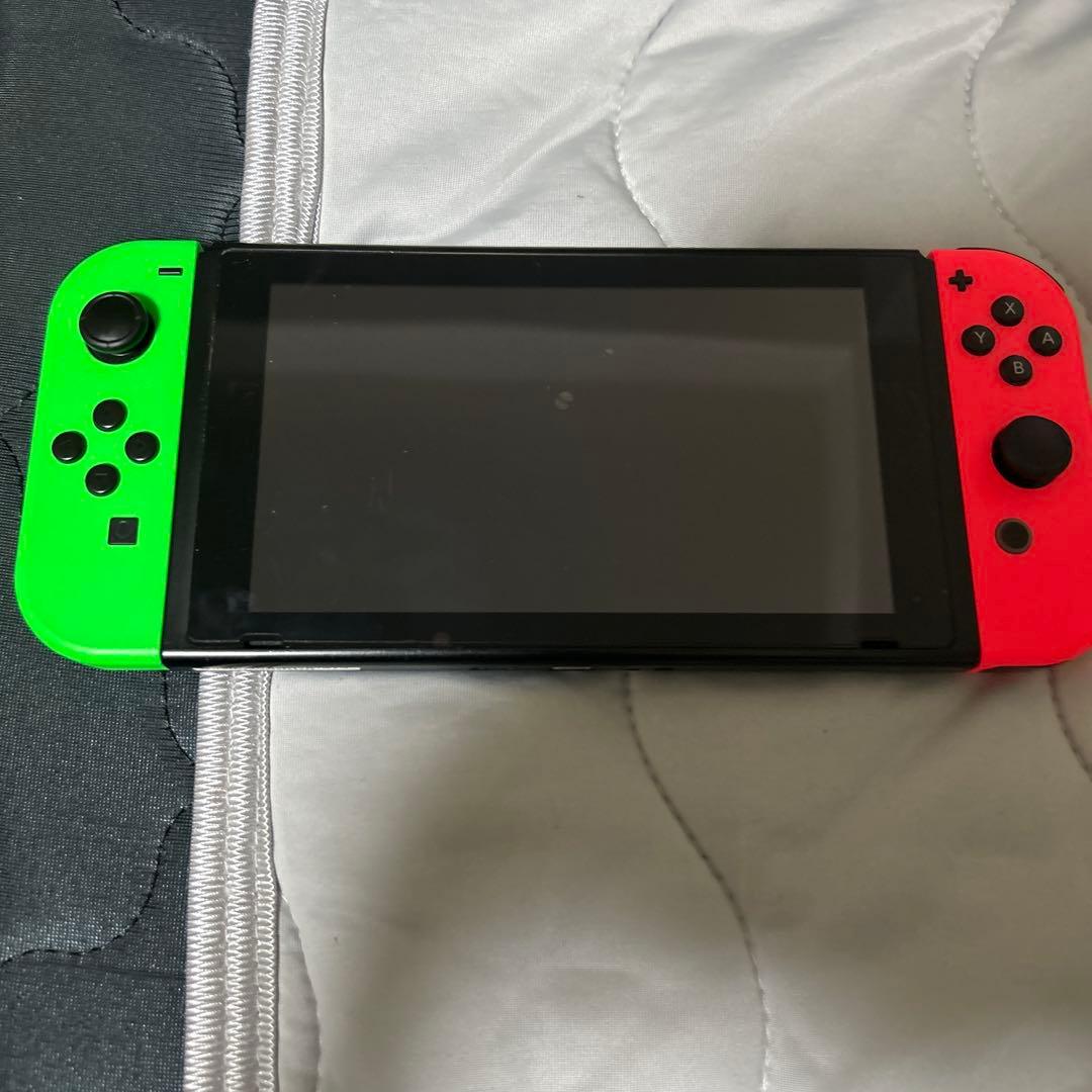 Nintendo Switch グリーンとレッド Joy-Con